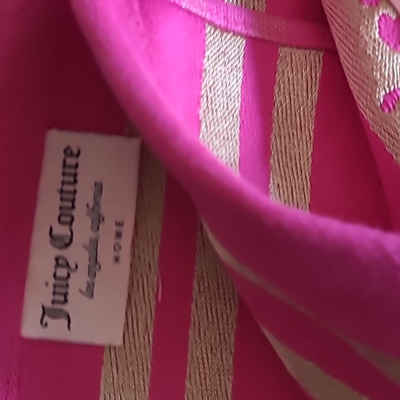 Juicy Couture Fuchsia Towel Set with Gold Accents - Picture 7 of 10